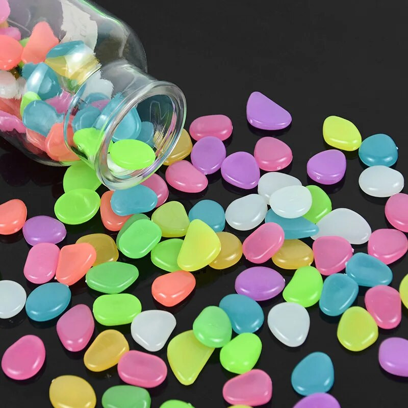 25/50 vnt. Tamsiai šviečiantys lauko akmenys Akmenukai Sodas Žuvims rezervuaras Kieme terasa Vejos takai Šviečiantys akmenukų papuošimai