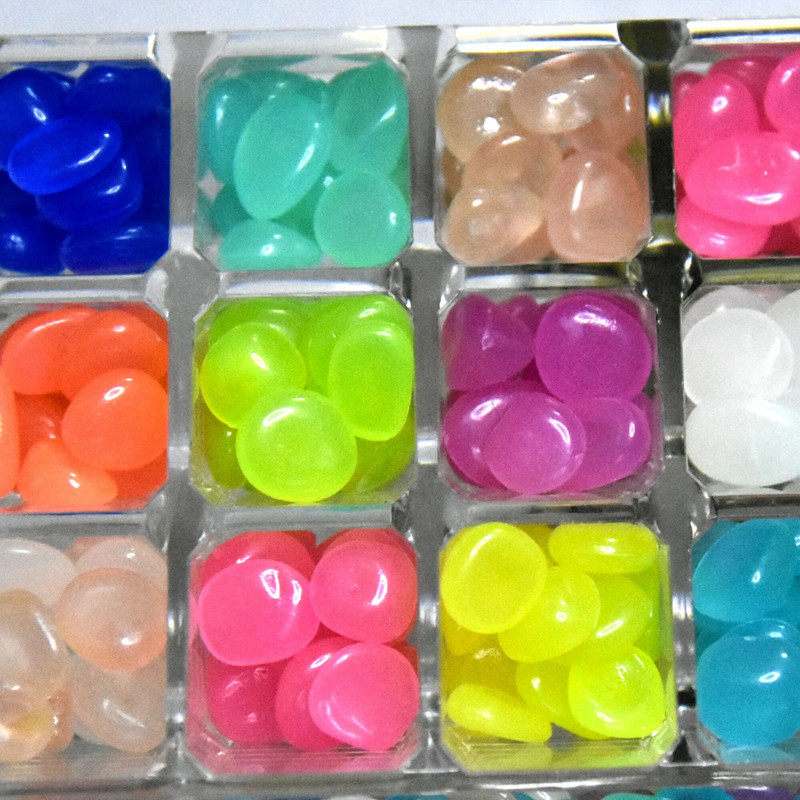 200 vnt./stal. Šviečiantys akmenukai uolų sodo papuošalai Akmens švytėjimas tamsoje sode, takams žuvų bako papuošimams