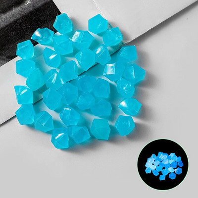 100PCS/paket Mini svjetleći kamen u obliku dijamanta Fish Tank Akvarij Vrtlarstvo Pejzaž Smola Svjetleći kamen