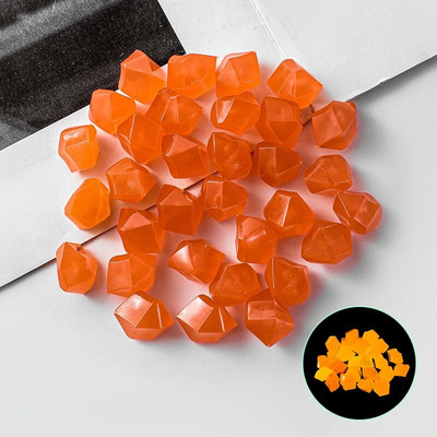 100PCS/paket Mini svjetleći kamen u obliku dijamanta Fish Tank Akvarij Vrtlarstvo Pejzaž Smola Svjetleći kamen