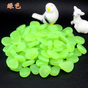 20 DB kerti dekoráció világító kövek sötétben világító dekoratív kavicsok kültéri akvárium dekoráció kavicsos sziklák akváriumában