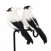 Simulați papagal alb-negru Creați pasăre colibri artificială Simulează viu pasăre cu pene de spumă Decorare de petrecere în grădină în aer liber