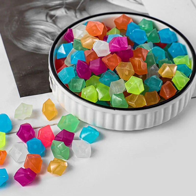 50/100 tk. Pimedas aias helendavad kivikesed kõnniteel Aia terrass Muru aed siseõu kalapaak akvaariumi kaunistus helendav kivi