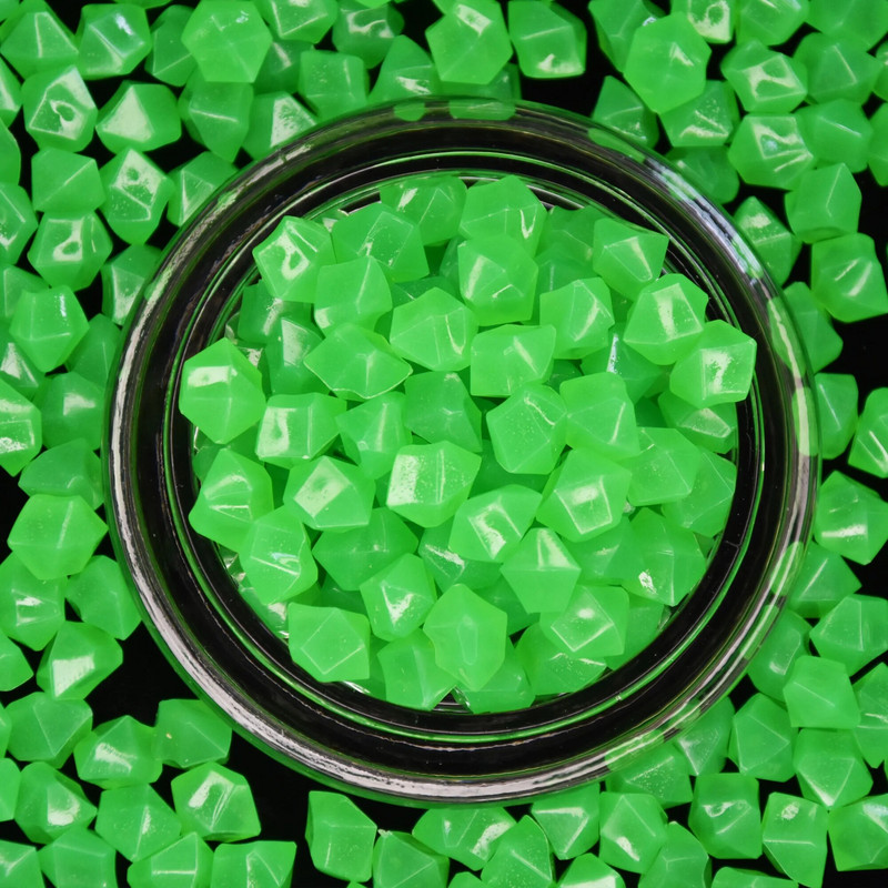 100 tk Fluorestseeruv kiviklibu aiaakvaarium Akvaarium helendav kivi kaunistustarvikud pimedas helendavad kivid hulgimüük