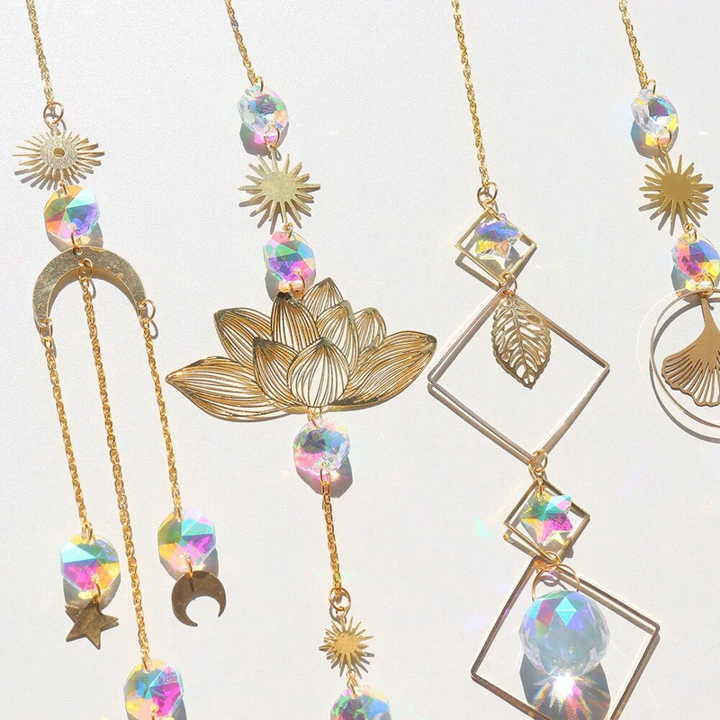 Crystal Prism Wind Chimes Creative Chic Metal Curcubeu Light Catcher Lotus Fluture Luna Rechizite pentru fereastră pentru cadouri pentru prieteni de familie