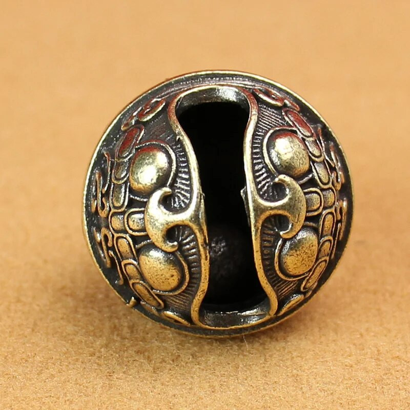 Kūrybinės dovanos Aukštos kokybės žalvariniai amatai Varpelio sodas Vėjo varpeliai žalvarinis pakabukas Lucky Car Pakabukas Rankų darbo Taotie Automobilinis raktų pakabukas