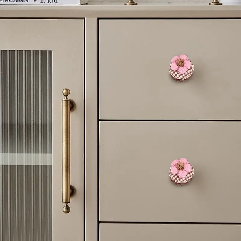 Durų rankenos pagalvėlė 2 vnt Audiniai gėlė vaikams Durų rankenos Pirštinės Apvalios Durų Rankenos Pirštinės Neslidžios Rankenėlės Uždangalai Durų Rankena