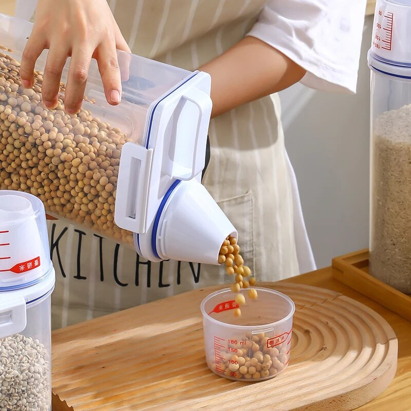 Kuhinjske potrepštine Kanta za skladištenje hrane 1,5/2 kg Prijenosni spremnik za skladištenje otporan na vlagu s šalicom za vagu Kanta za hranu Plastični spremnik