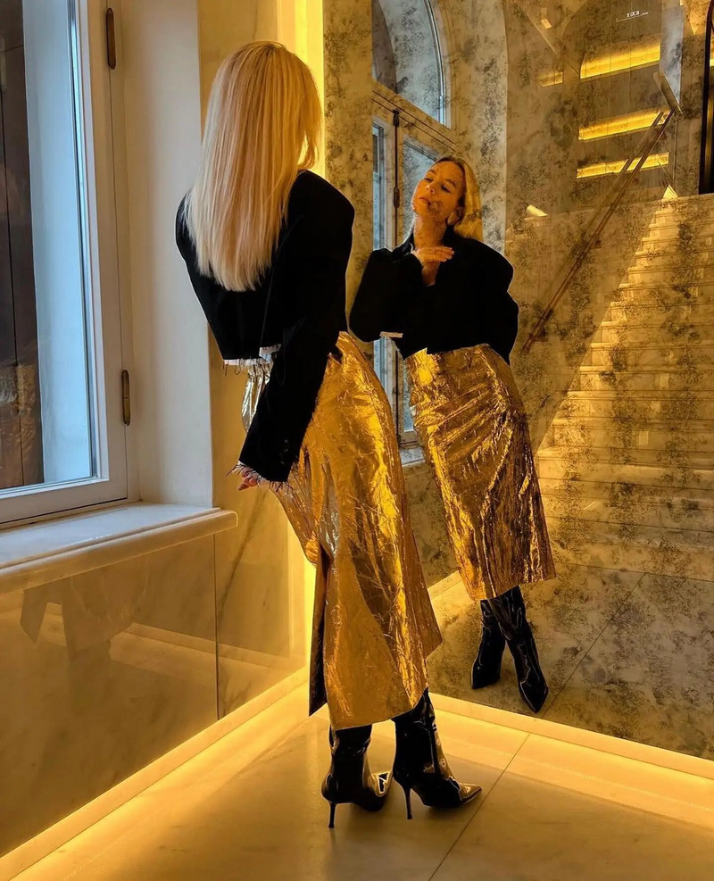 Zlatna metalik boja suknja visokog struka Ženska seksi uska ravna suknja s dugim leđima 2024. Proljeće Jesen Lady Club Streetwear