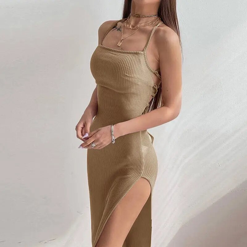 Szexi fekete hosszú Bodycon ruha női nyári ujjatlan fekete nélküli kötőfék nyakú spagetti pántos ruhák magasan hasított Vestidos