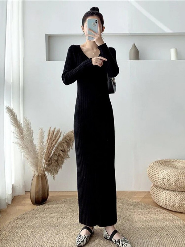 Zoki elegantne soliidne naiste silmkoeline kleit Lihtne korea õhuke pikkade varrukatega pahkluuni ulatuv kleit vabaaja V-kaelusega naiste šikk kontorikleit