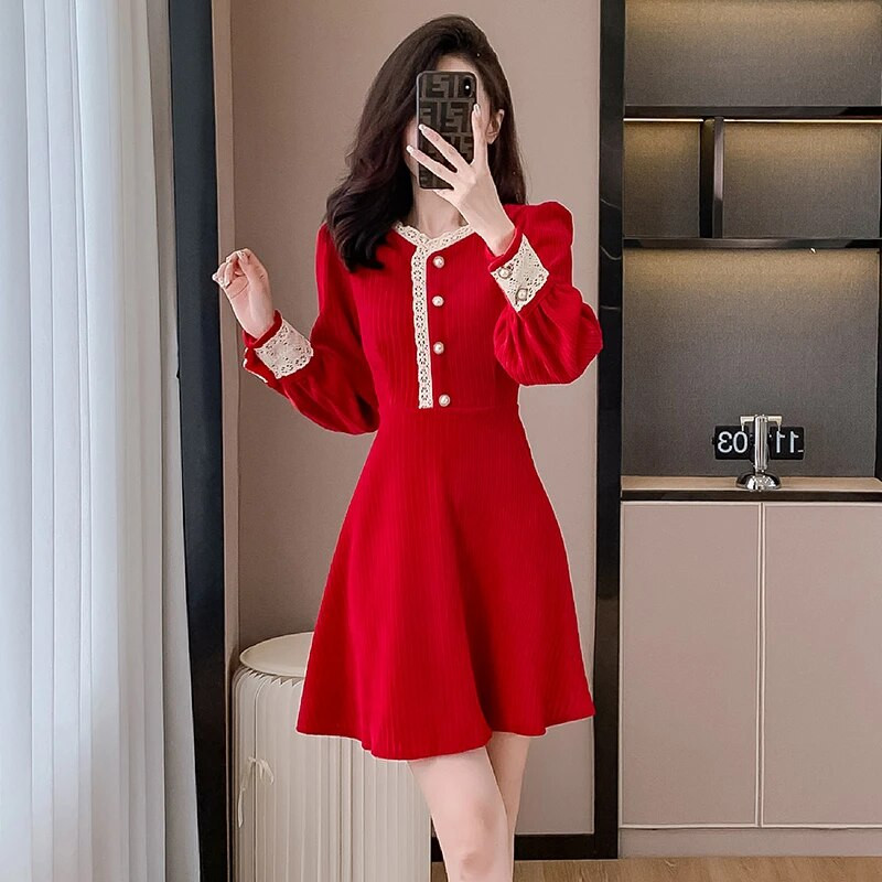2023 Jesen Zima Vintage Elegance Crvena samtasta mini haljina Ženska V-izrez Lanternasti rukavi Čipka patchwork Tanka svečana haljina A kroja