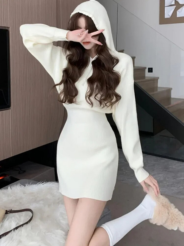 Mini pletené šaty pre ženy s dlhým rukávom, streetwear, kórejské módne šaty, štíhle jednofarebné šaty s kapucňou, sladké jesenné a zimné šaty 2023