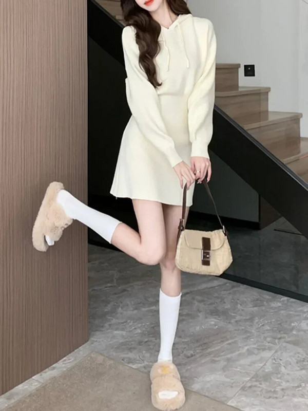 Mini pletené šaty pre ženy s dlhým rukávom, streetwear, kórejské módne šaty, štíhle jednofarebné šaty s kapucňou, sladké jesenné a zimné šaty 2023