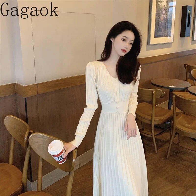 Gagaok ruhák őszi téli női 2023 új francia V nyakú tömör kötött ruha, hosszú vintage, egyedi A-vonalú alátét Vestidos