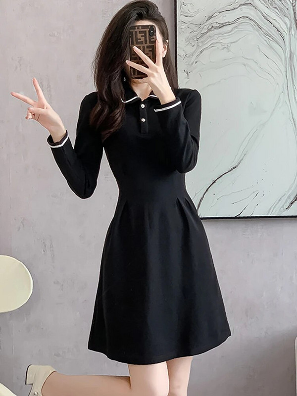 2024 Μαύρο μακρυμάνικο πόλο γιακά κοντό φόρεμα σε γραμμή Α Γυναικείο κομψό καθημερινό φόρεμα σπιτιού Φθινοπωρινό χειμερινό κορεατικό vintage φόρεμα Hepburn