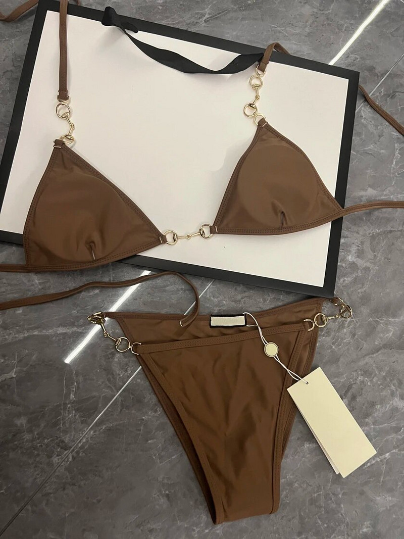 Διάσημες γυναικείες κοστούμι μπικίνι Καλοκαιρινό γυναικείο πάρτι Μόδα σέξι ραφές με αλυσίδα γαλλικό σουτιέν & δεμένα σλιπ