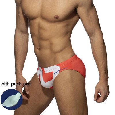 Costume de baie pentru bărbați noi, la modă, triunghi, costum de baie sexy european și american, pantaloni scurți imprimați, vacanță la plajă