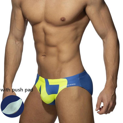 Costume de baie pentru bărbați noi, la modă, triunghi, costum de baie sexy european și american, pantaloni scurți imprimați, vacanță la plajă