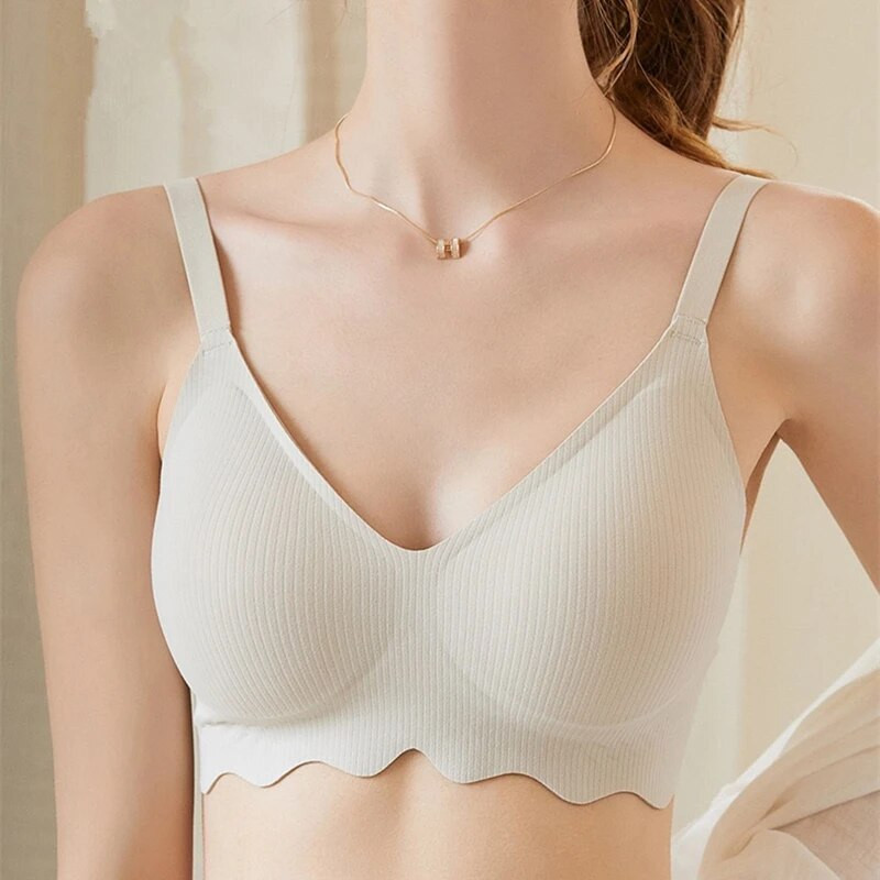 Bešavno donje rublje novog stila za žene s malim grudima, push-upom, grudima sa strane, lijepim prugama na leđima, bez grudnjaka