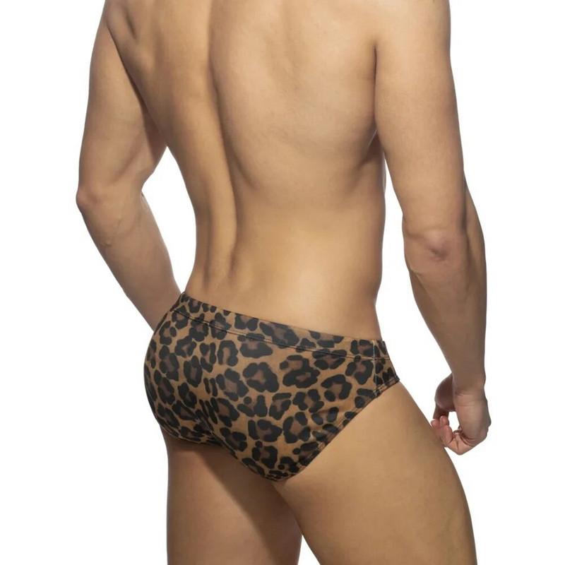 Naujos europietiškos ir amerikietiškos vyriškos maudymosi kelnaitės žemu juosmeniu Sexy Print Leopardo trikampio maudymosi lagaminai Nailoniniai greitai džiūstantys šortai
