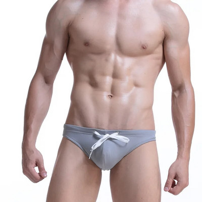 Costum de baie solid Slip bărbați Costum de baie sexy Trunchi de baie pentru baie Slip de baie Pantaloni scurți de plajă Sunga Bikini Gay Hot