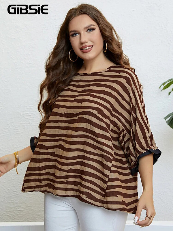 GIBSIE Plus Size Zebra Stripe 3/4 μανίκι Υπερμεγέθη Γυναικείο μπλουζάκι Κορεάτικο Casual καλοκαιρινό γυναικείο μπλουζάκι με λαιμόκοψη Μπλουζάκια 2023 νέο