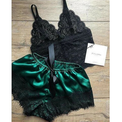 Set de pijama sexy pentru femeie, cu dantelă albă, cu decolteu în V, cu mâneci, top și pantaloni scurți, pijama moale din dantelă.