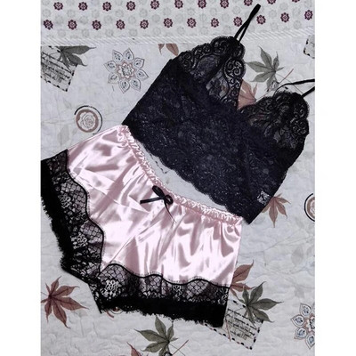 Set de pijama sexy pentru femeie, cu dantelă albă, cu decolteu în V, cu mâneci, top și pantaloni scurți, pijama moale din dantelă.