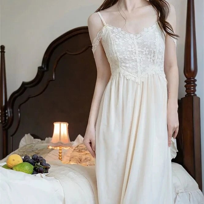 Seksi ženska spavaćica Čipkane princeze spavaćice Slip Vintage Lady Ženski komplet ogrtača od 2 komada Jesenska pidžama Spavaćica Kućni ogrtač