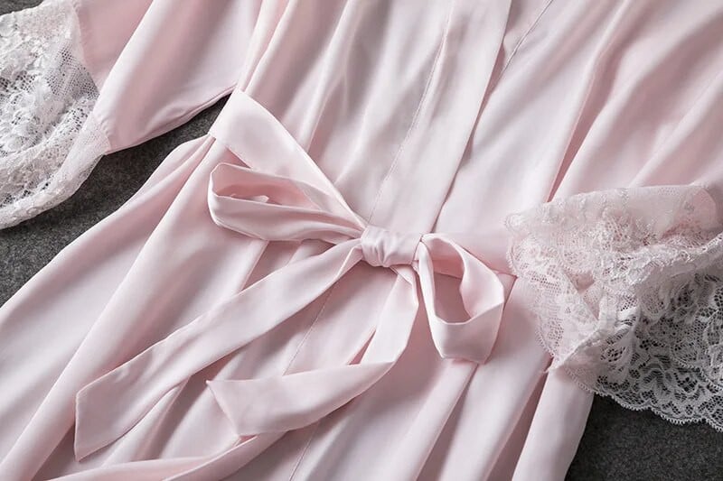 Komplet pidžama od 2 KOM Bijela ženska spavaćica s V-izrezom M-XL Čipkani kimono Seksi spavaćice Noćna odjeća s cvijetom Ogrtač Spavačica Spavaćica