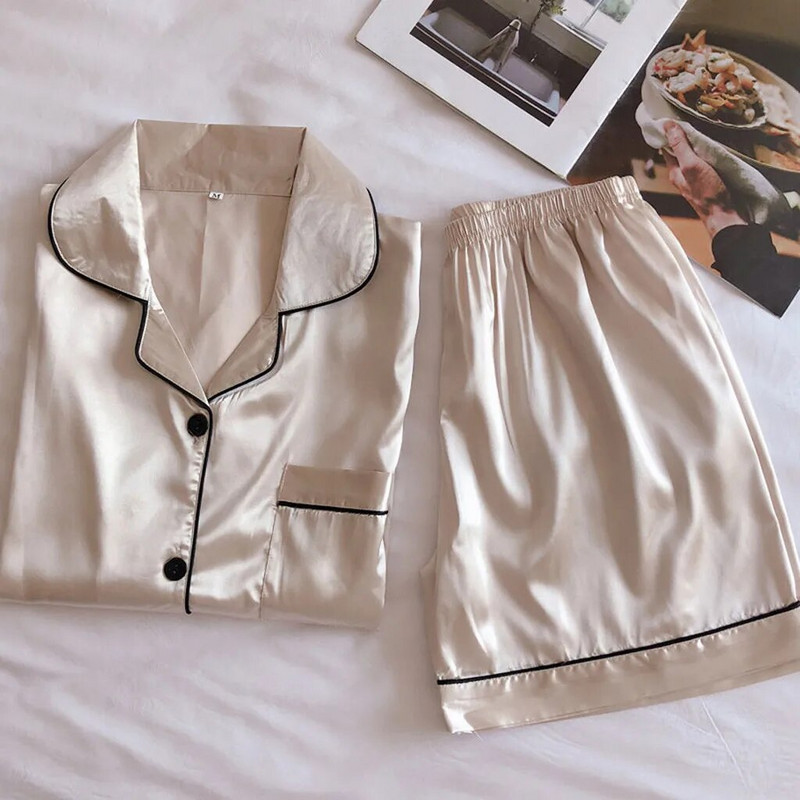 Moteriškas šilko satino pižamos komplektas miegui trumpomis rankovėmis su sagute Moteriškos laisvalaikio patogios pižamos Moteriški miegui rūbai Пижама