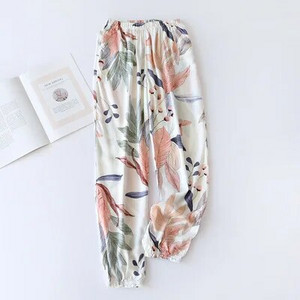 Vasarinė viskozinė spauda moteriška pižama apatinė elastinė juosmens kelnės iki kulkšnies ilgio miegui skirtos kelnės Moteriškos poilsio zonos uždaromos kelnės