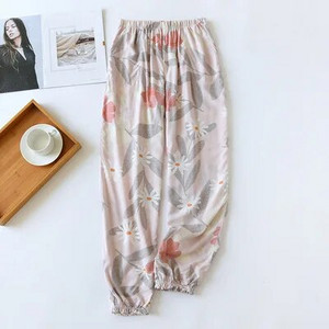 Vasarinė viskozinė spauda moteriška pižama apatinė elastinė juosmens kelnės iki kulkšnies ilgio miegui skirtos kelnės Moteriškos poilsio zonos uždaromos kelnės