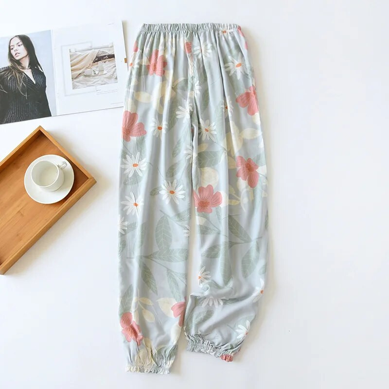 Vasarinė viskozinė spauda moteriška pižama apatinė elastinė juosmens kelnės iki kulkšnies ilgio miegui skirtos kelnės Moteriškos poilsio zonos uždaromos kelnės