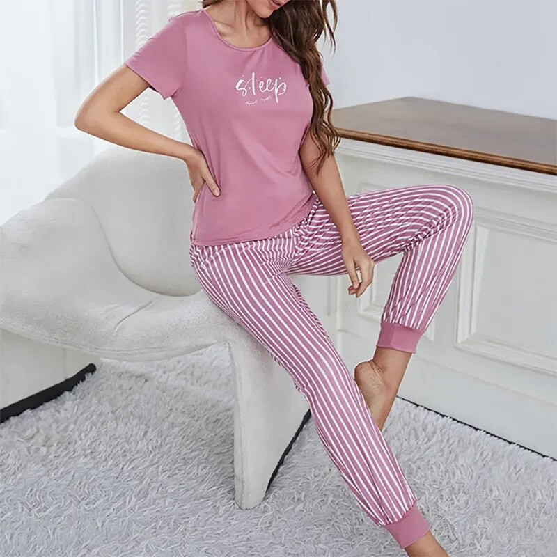 Rózsaszín pizsama szett kerek nyakú női pólóhoz és csíkos nadrághoz hálóruha Lányok levélszemcsés pizsama alkalmi otthoni ruhák