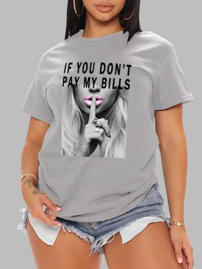 Didesnio dydžio marškinėliai trumpomis rankovėmis medvilniniai marškinėliai „Karma Is the Guy on the Chiefs“ grįžta tiesiai namo pas mane Marškinėliai, moteriški amerikietiški