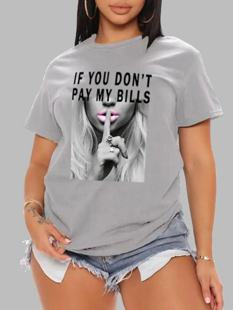 Didesnio dydžio marškinėliai trumpomis rankovėmis medvilniniai marškinėliai „Karma Is the Guy on the Chiefs“ grįžta tiesiai namo pas mane Marškinėliai, moteriški amerikietiški