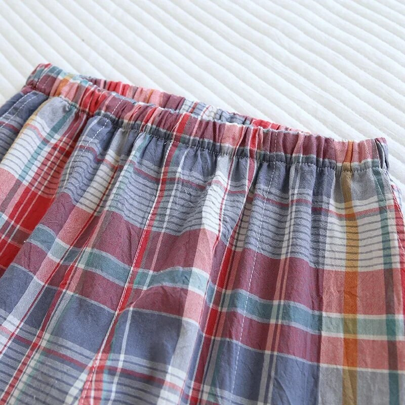 Najnoviji karirani dizajn Pamučne ženske kratke hlače Ležerne kućne karirane velike kratke hlače za spavanje Pamučna kućna odjeća Ženske kratke hlače
