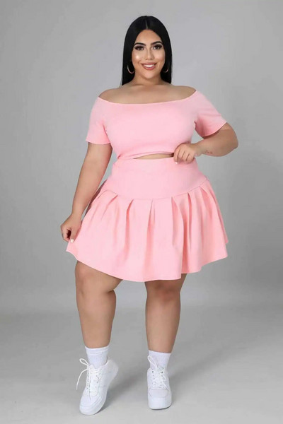 CM.YAYA Ženski komplet velikih veličina Jednobojne kratke majice kratkih rukava s kosim izrezom Suknje s naborima Dva dvodijelna trenirka Modna odjeća Ljeto