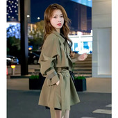 2023 tavaszi őszi, közepes hosszúságú, női ingázási kabát divat Frenulum karcsú derékszíj kabát katonai zöld szélvédő női
