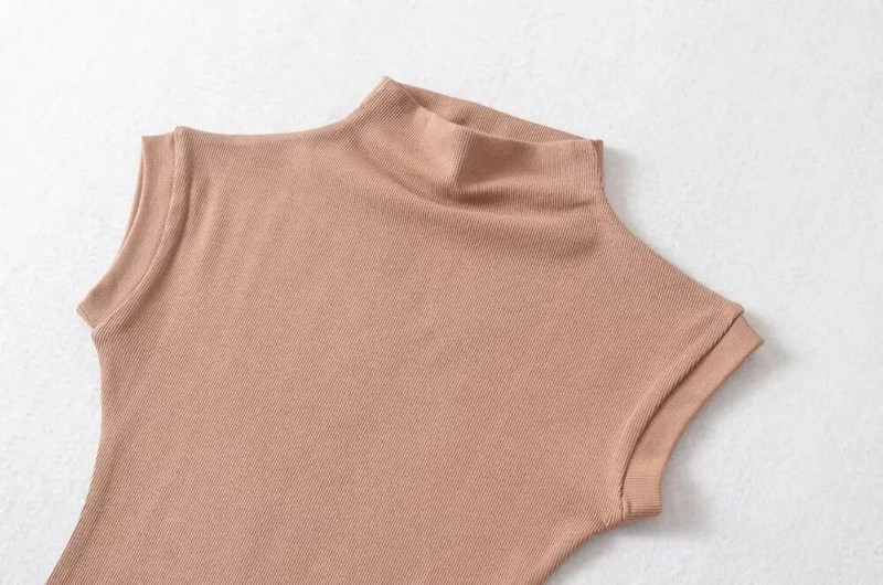 Nova jednobojna uska Spicy Girl majica s polu visokim ovratnikom