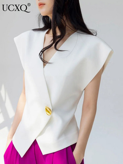 UCXQ Office Lady Vest Top Femei Metal Button Decolteu în V Fără mâneci Slim Formal Basics Brevetă 2023 Summer New Tide Fashion 23A1795