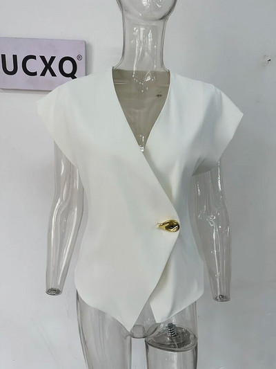 UCXQ Office Lady Vest Top Femei Metal Button Decolteu în V Fără mâneci Slim Formal Basics Brevetă 2023 Summer New Tide Fashion 23A1795