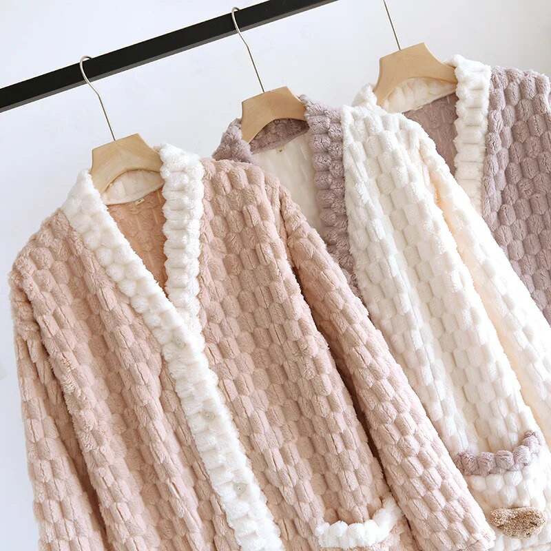 Moteriškas žieminis naujas storas šiltas flanelinis chalatas didelio dydžio koralų vilnos chalatas, moteriškas, jaukus chalatas, moteriškas miegui