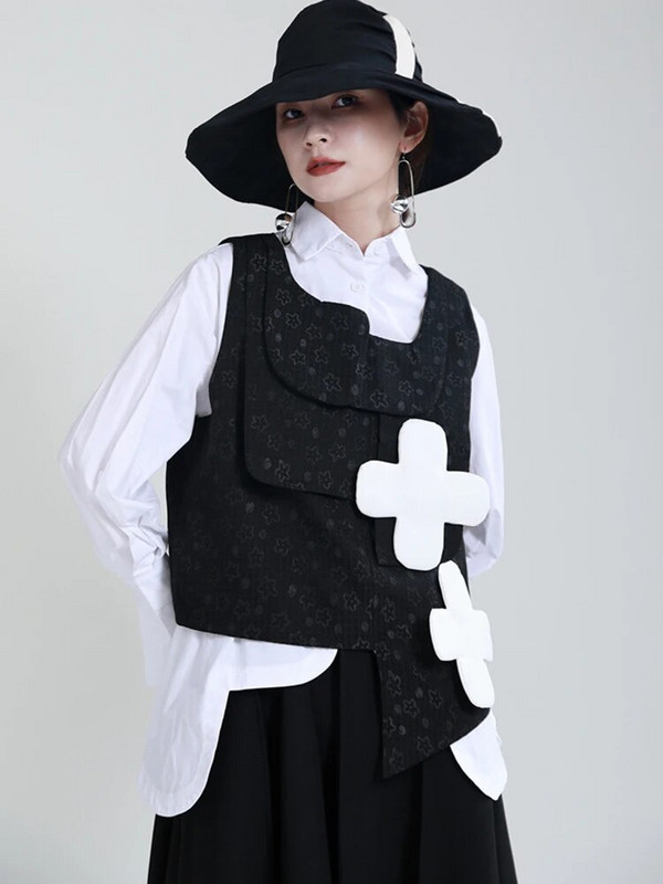 EAM moteriška juoda netaisyklingos geometrinės spalvos bloko laisva liemenė nauja kvadratinė apykaklė be rankovių madinga banga pavasario vasara 2024 1DF6605