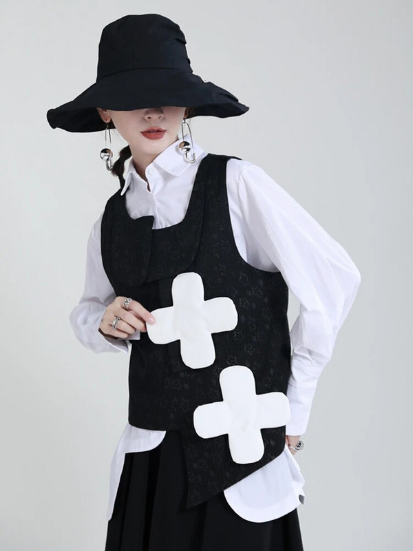 EAM moteriška juoda netaisyklingos geometrinės spalvos bloko laisva liemenė nauja kvadratinė apykaklė be rankovių madinga banga pavasario vasara 2024 1DF6605