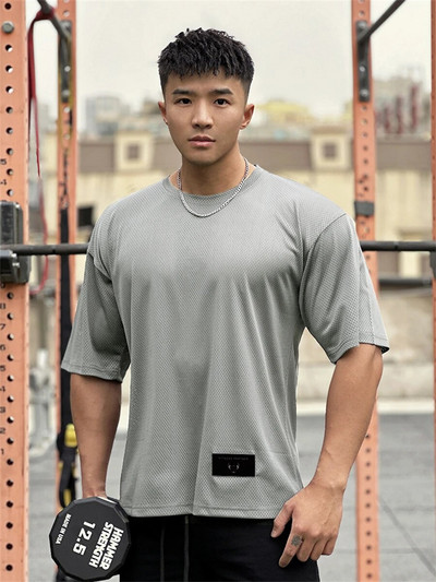 Vyriški 2023 m. vasaros sporto salės Laisvi laisvi marškinėliai, kūno rengybos marškinėliai, marginti madingi vyriški medvilniniai drabužiai, marškinėliai