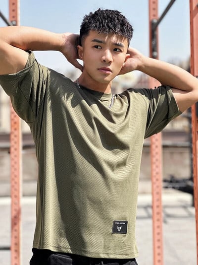 Vyriški 2023 m. vasaros sporto salės Laisvi laisvi marškinėliai, kūno rengybos marškinėliai, marginti madingi vyriški medvilniniai drabužiai, marškinėliai