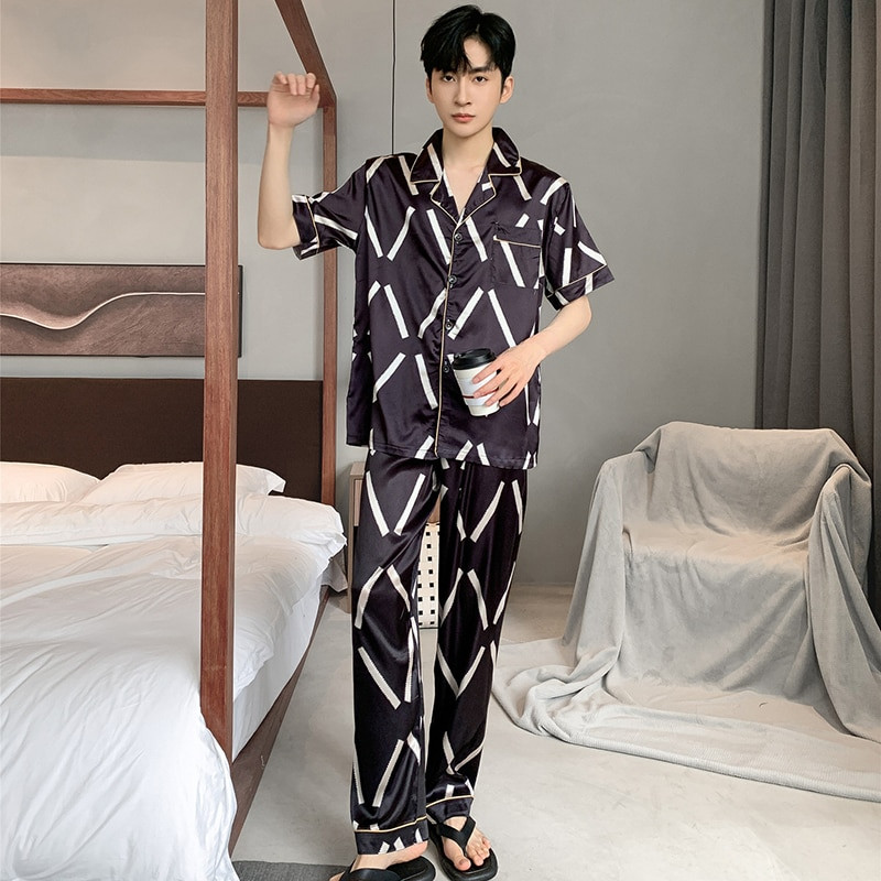 Vyriškas šilko pižamų rinkinys Vasarinis trumpomis rankovėmis laisvalaikio namų aprangos kostiumai Pavasaris Vasara Satininis miegui skirtas pižamų rinkinys berniukui Laisvalaikio šortų komplektas